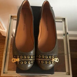 Marc Jacobs zipper flat